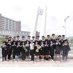 5月16日成人高等教育部分学生返校学习和拍毕业照